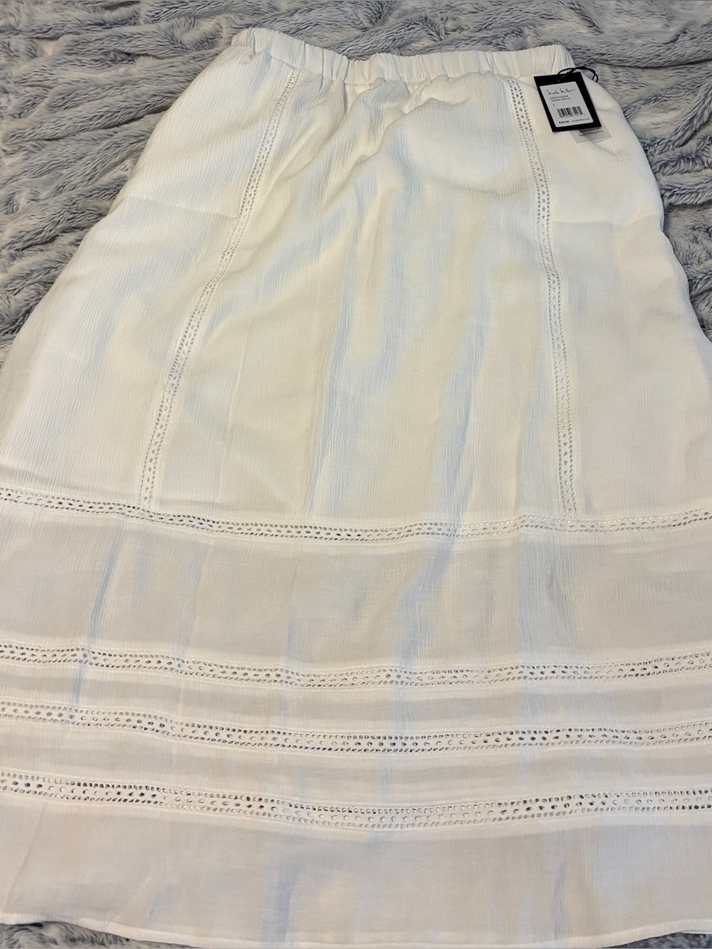 Nicole Miller - Large White Women’s Lace-Trim Skirt with Pockets